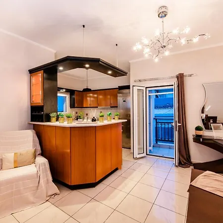 Yiannis Santorini * Φηρά